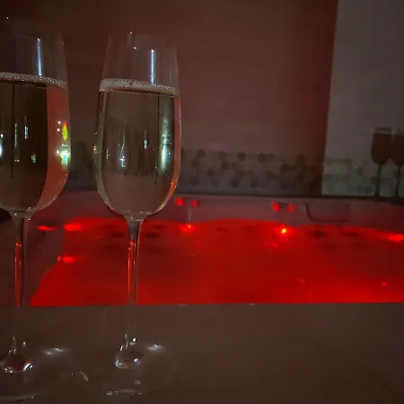 Un Moment Hors Du Temps - Jacuzzi - Sauna - Billard -baby-foot- Parking - 167 Appartement