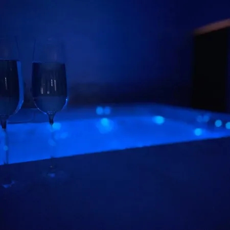 Un Moment Hors Du Temps - Jacuzzi - Sauna - Billard - Parking - 167 Apartment *